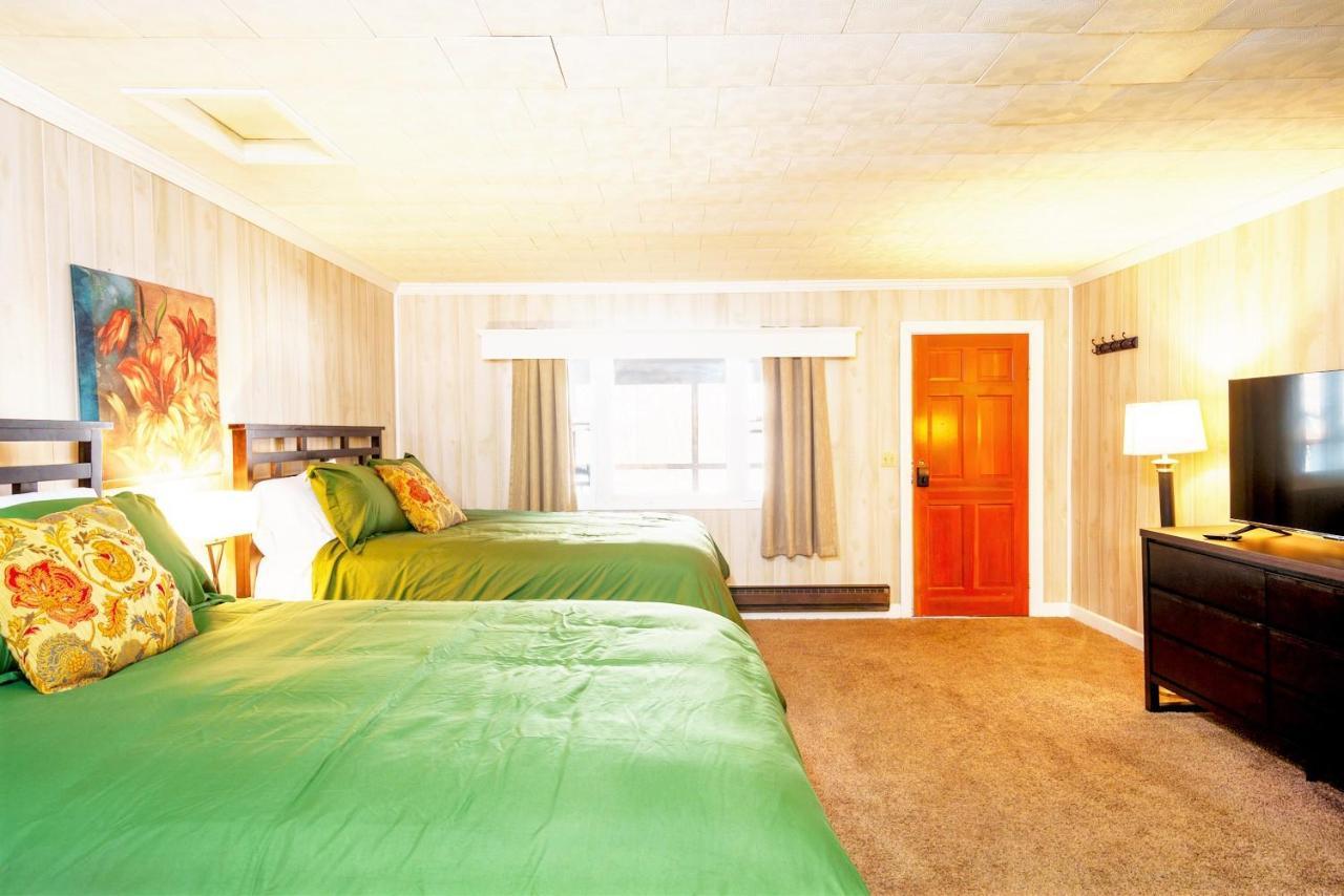 River Front Resort 埃尔金斯 外观 照片